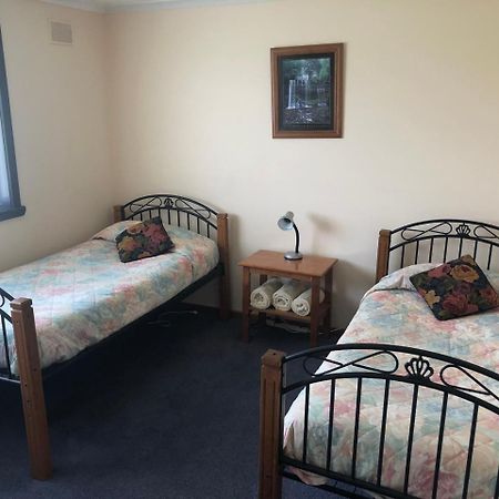 Waratah Falls Holiday Unit ภายนอก รูปภาพ