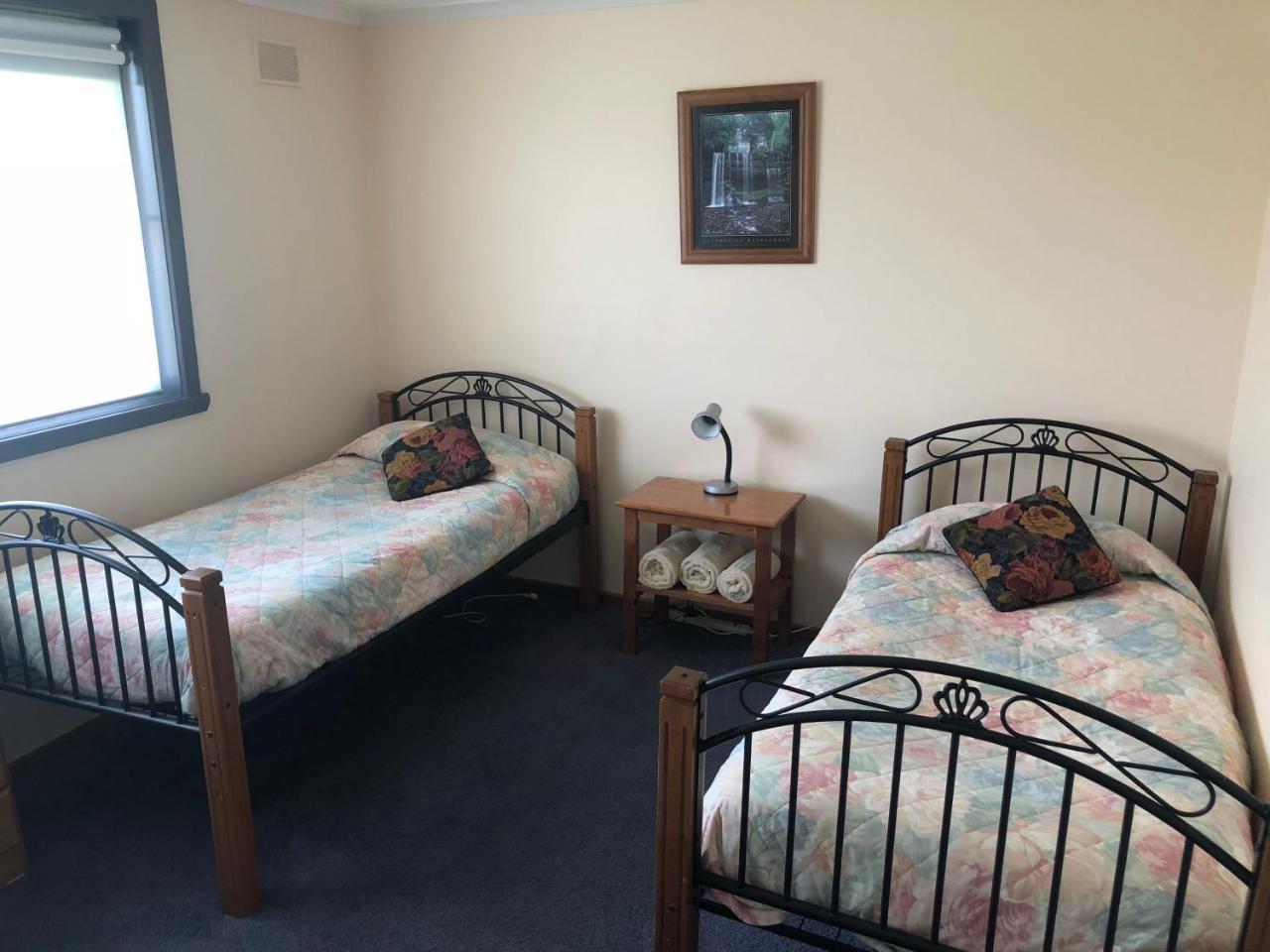 Waratah Falls Holiday Unit ภายนอก รูปภาพ